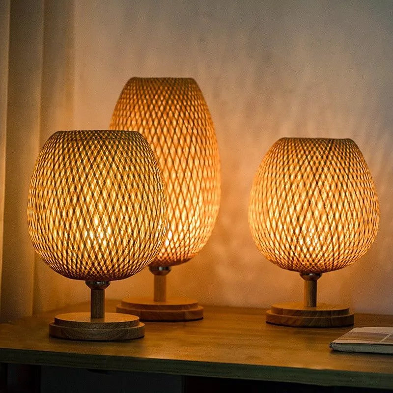 Luminária de Mesa Bambu Rattan Estilo Boho para Cabeceira e Sala