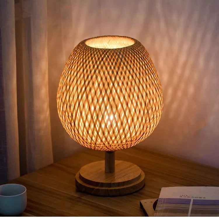 Luminária de Mesa Bambu Rattan Estilo Boho para Cabeceira e Sala